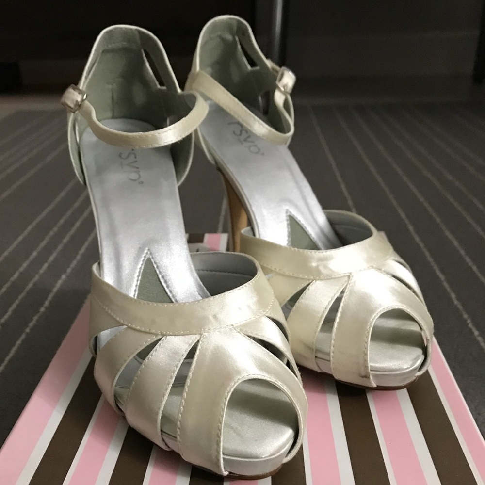 RSVP Ivory 👰🏻 Bridal/Prom Platform Shoes size 9W - Picture 3 of 8
